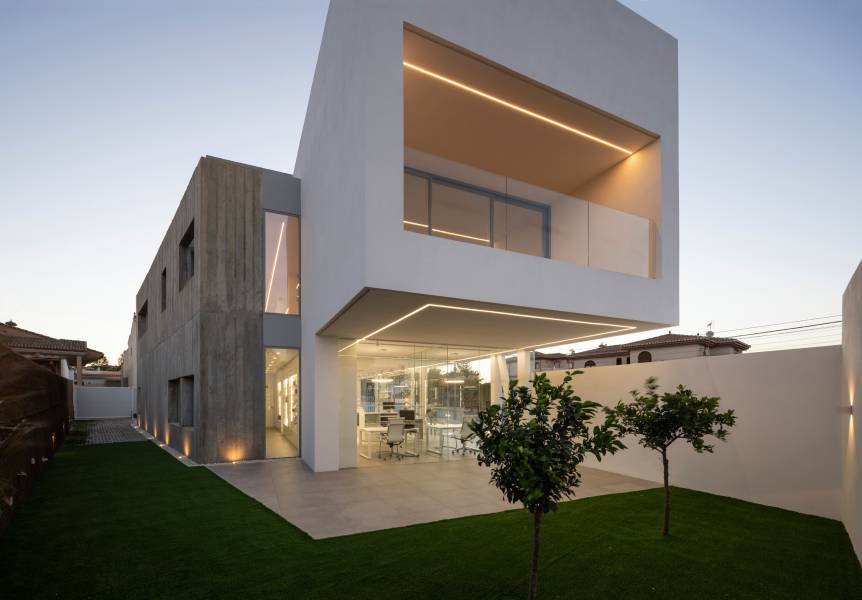 Barandillas de cristal minimalistas a medida en Málaga Costa del Sol